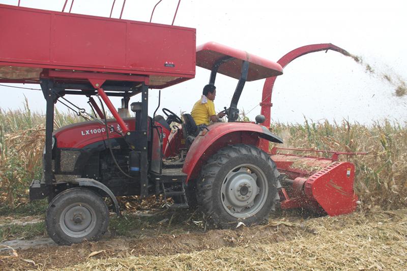 Кормоуборочный трактор 4QZ